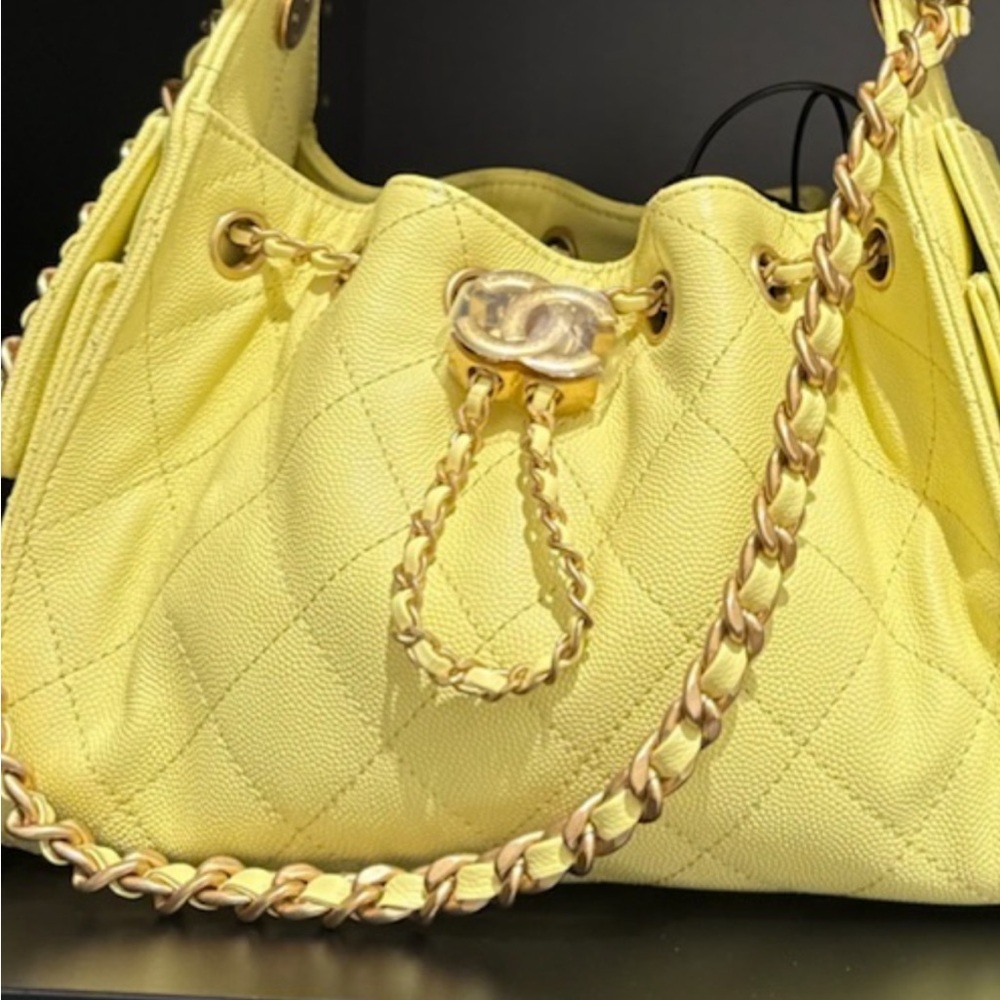 Chanel small 25 brand new in a beautiful buttery pastel yellow